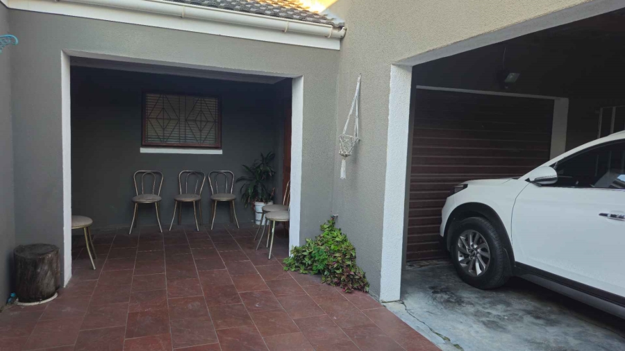 3 Bedroom Property for Sale in Elsies River Western Cape